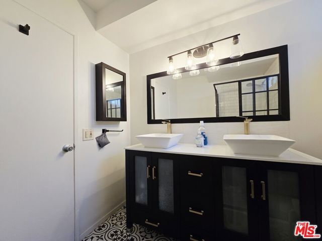 3338 Mentone Avenue, Los Angeles, CA 90034