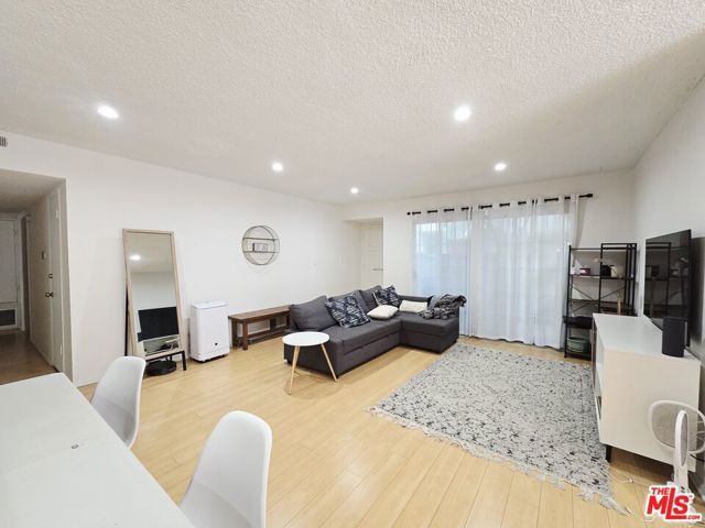 3338 Mentone Avenue, Los Angeles, CA 90034