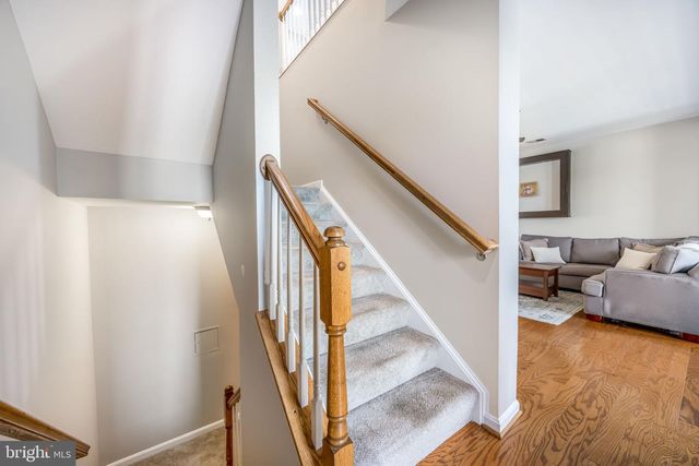 7844 CEDAR BRANCH DR, Gainesville, VA 20155