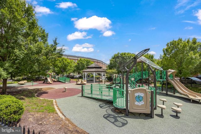 7844 CEDAR BRANCH DR, Gainesville, VA 20155