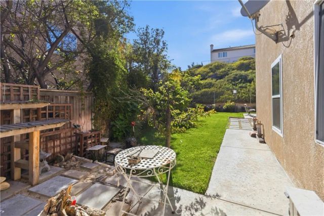 23805 Oak View, Newhall, CA 91321