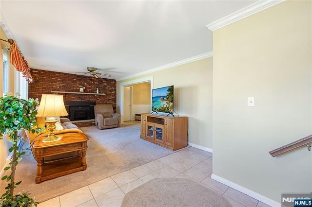 23 Slingerland Avenue, Pequannock Township, NJ 07440