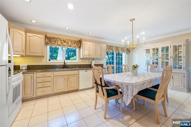 23 Slingerland Avenue, Pequannock Township, NJ 07440