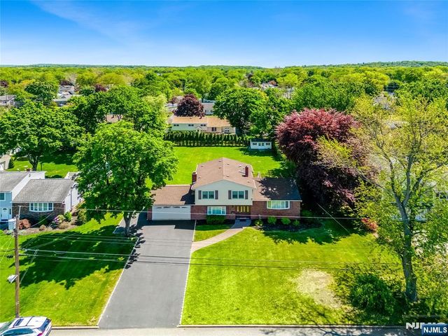 23 Slingerland Avenue, Pequannock Township, NJ 07440