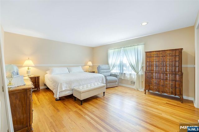 23 Slingerland Avenue, Pequannock Township, NJ 07440