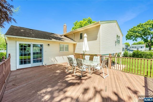 23 Slingerland Avenue, Pequannock Township, NJ 07440