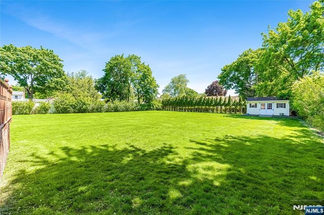 23 Slingerland Avenue, Pequannock Township, NJ 07440