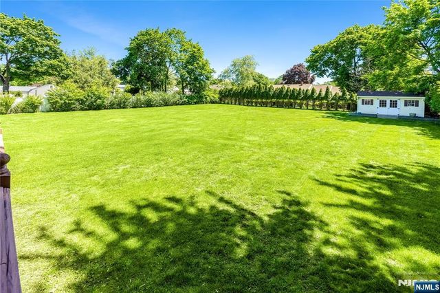 23 Slingerland Avenue, Pequannock Township, NJ 07440