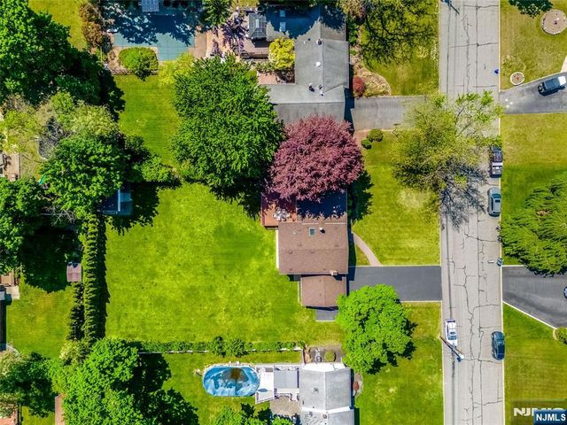 23 Slingerland Avenue, Pequannock Township, NJ 07440