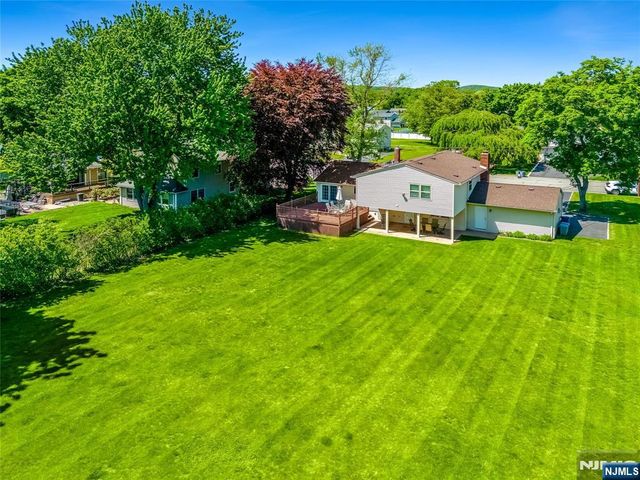 23 Slingerland Avenue, Pequannock Township, NJ 07440