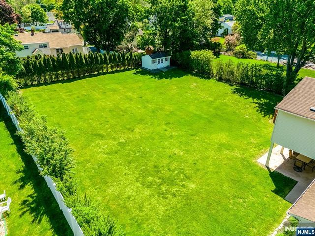 23 Slingerland Avenue, Pequannock Township, NJ 07440