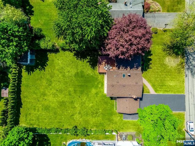 23 Slingerland Avenue, Pequannock Township, NJ 07440
