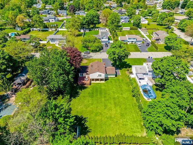 23 Slingerland Avenue, Pequannock Township, NJ 07440