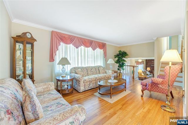 23 Slingerland Avenue, Pequannock Township, NJ 07440