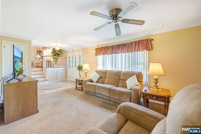 23 Slingerland Avenue, Pequannock Township, NJ 07440