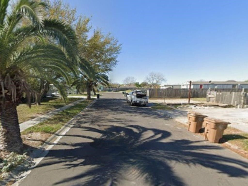 2518 Stanton Dr, Corpus Christi, TX 78418 — photo 3