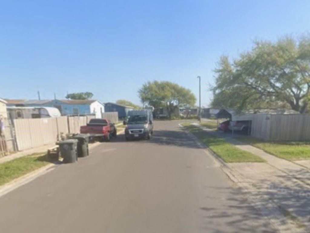 2518 Stanton Dr, Corpus Christi, TX 78418 — photo 4
