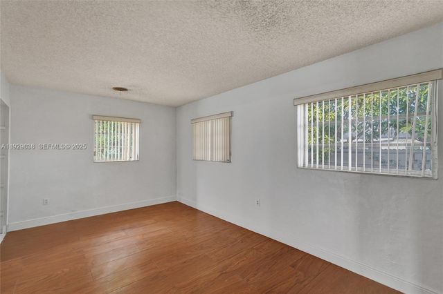 2331 NW 191st St, Miami Gardens, FL 33056