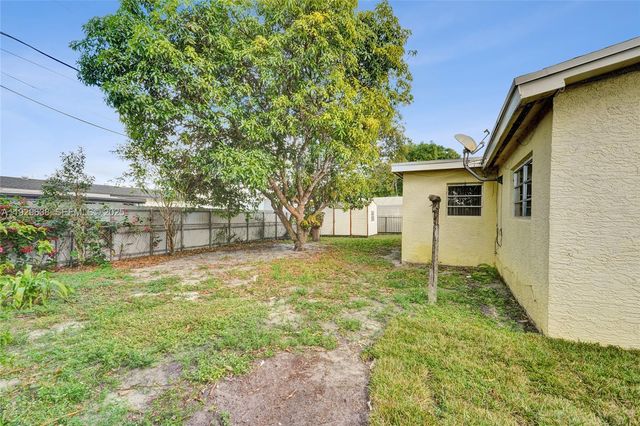 2331 NW 191st St, Miami Gardens, FL 33056