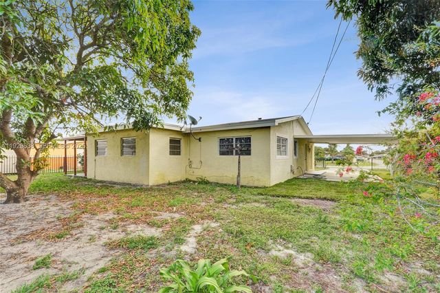 2331 NW 191st St, Miami Gardens, FL 33056