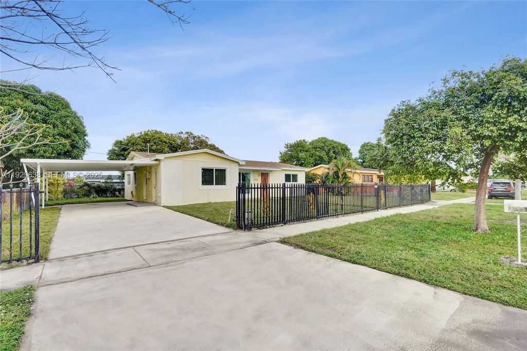 2331 NW 191st St, Miami Gardens, FL 33056