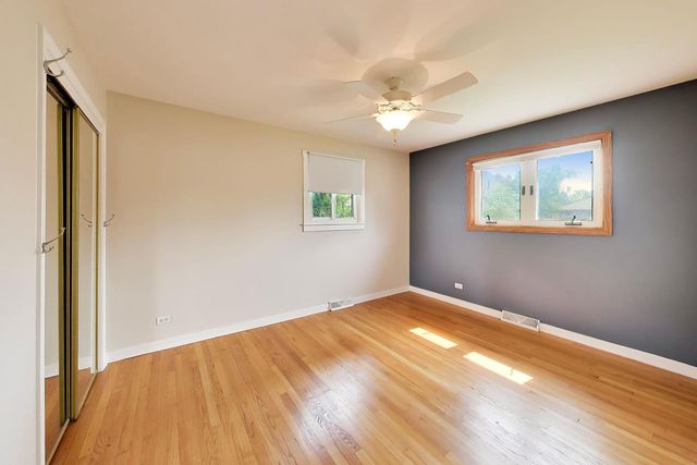 466 N Ridgeland Avenue, Elmhurst, IL 60126