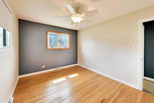 466 N Ridgeland Avenue, Elmhurst, IL 60126