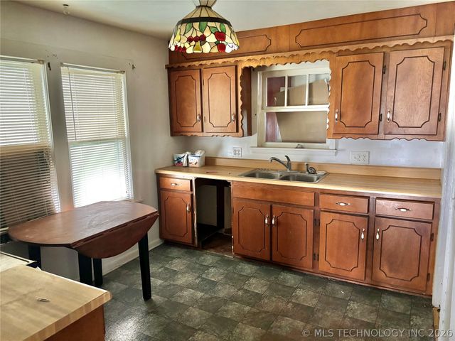 447 N Thompson, Vinita, OK 74301