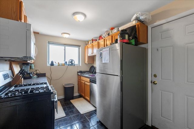 7429 N Ridge Boulevard 3E, Chicago, IL 60645