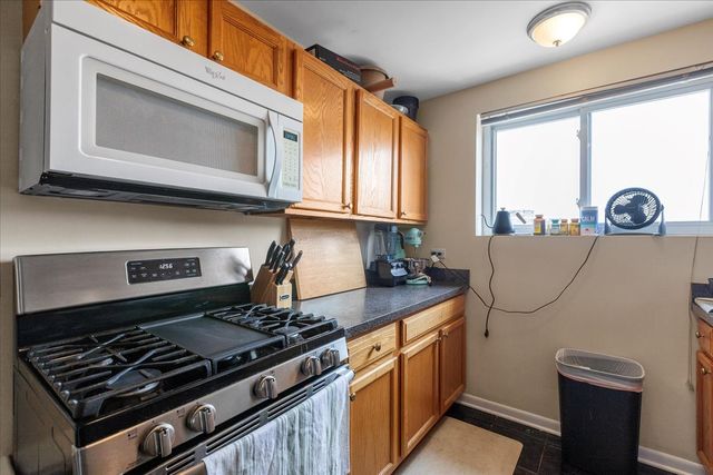 7429 N Ridge Boulevard 3E, Chicago, IL 60645