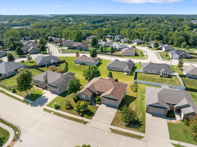 3407 SNOW LEOPARD DR, Columbia, MO 65202