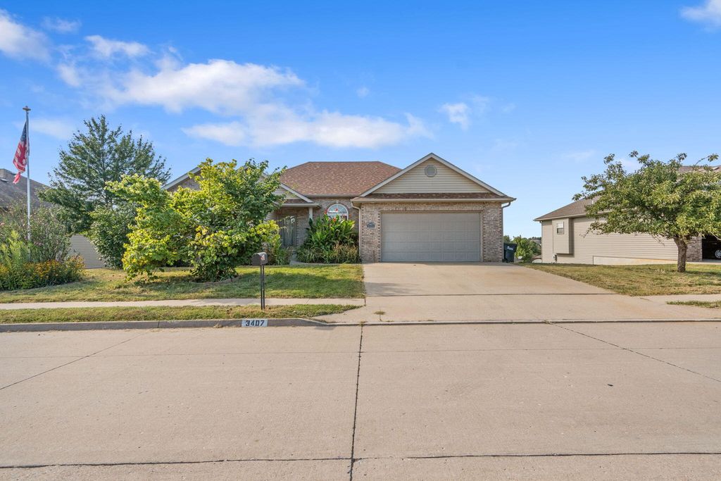 3407 SNOW LEOPARD DR, Columbia, MO 65202