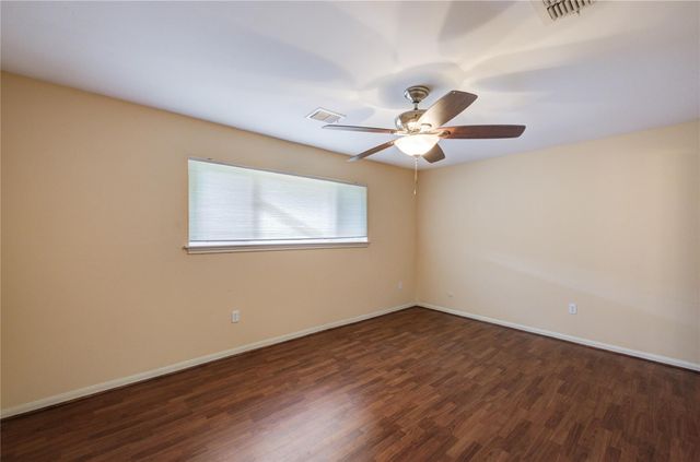 5711 Weeping Willow Road, Houston, TX 77092