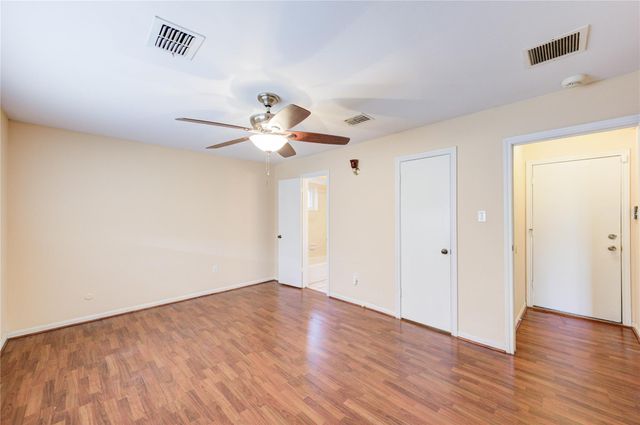 5711 Weeping Willow Road, Houston, TX 77092