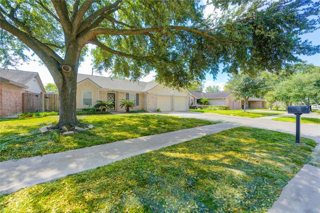 5711 Weeping Willow Road, Houston, TX 77092