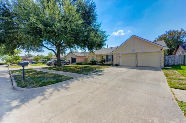 5711 Weeping Willow Road, Houston, TX 77092