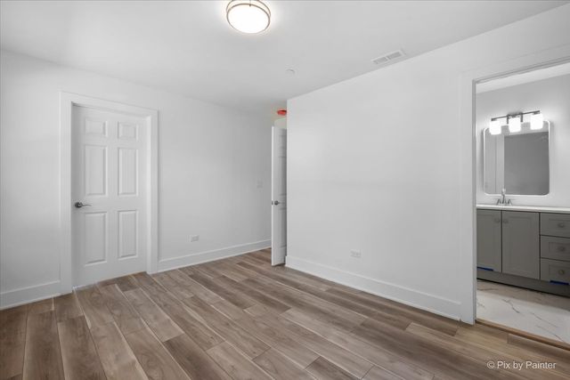18172 W Twin Lakes Boulevard, Grayslake, IL 60030