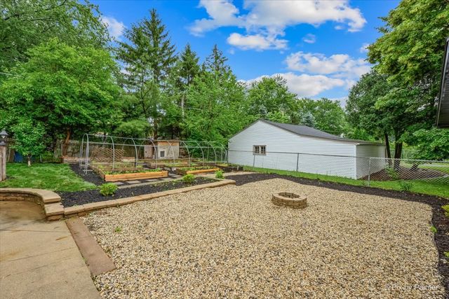 18172 W Twin Lakes Boulevard, Grayslake, IL 60030