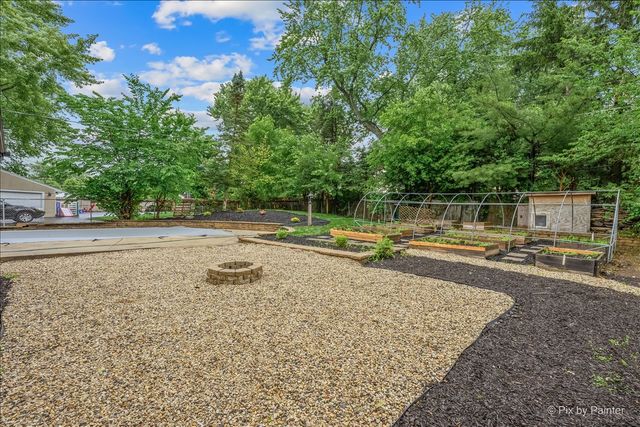 18172 W Twin Lakes Boulevard, Grayslake, IL 60030