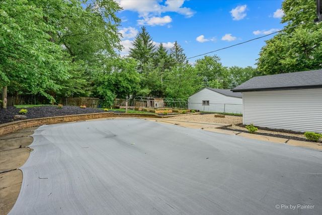 18172 W Twin Lakes Boulevard, Grayslake, IL 60030