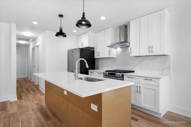 18172 W Twin Lakes Boulevard, Grayslake, IL 60030