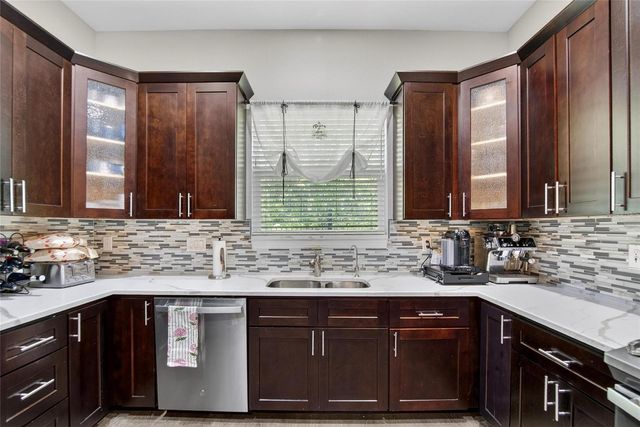 750 GRAND CYPRESS LANE, Tarpon Springs, FL 34689