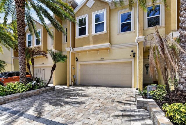 750 GRAND CYPRESS LANE, Tarpon Springs, FL 34689