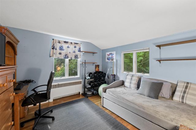 21 Woodridge Lane, Sea Cliff, NY 11579