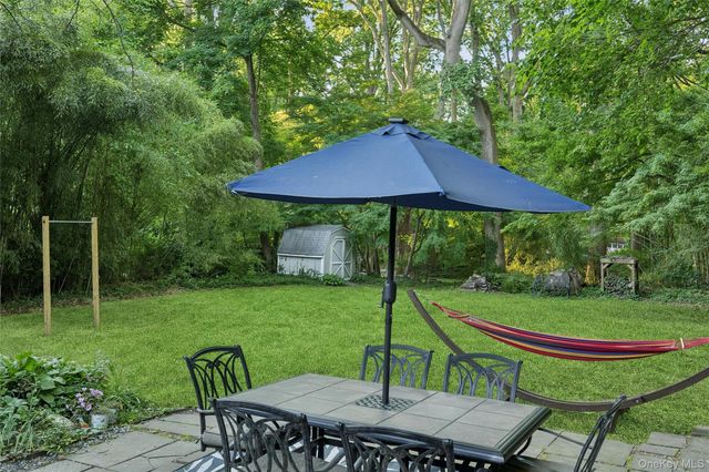 21 Woodridge Lane, Sea Cliff, NY 11579