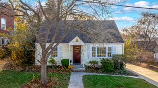 40 Woodland Avenue, Hamden, CT 06514