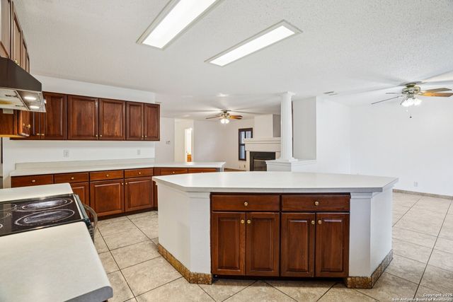 10830 Deepwater Bay, San Antonio, TX 78251
