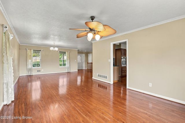 165 Day Rd, Taylorsville, KY 40071