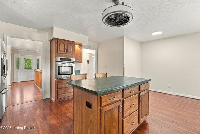 165 Day Rd, Taylorsville, KY 40071