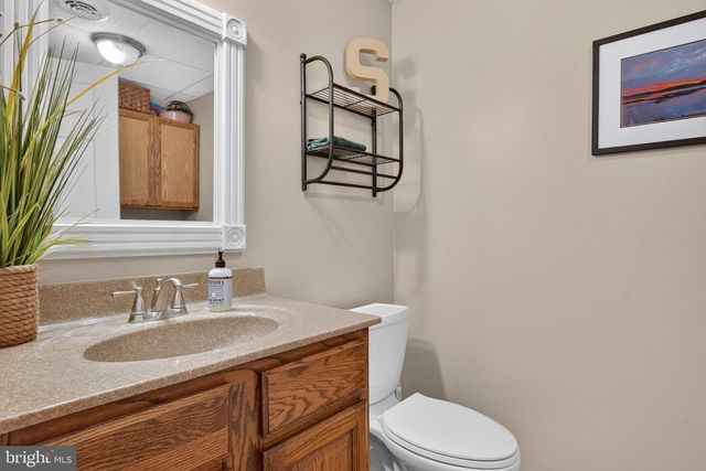 225 N GRANT RD, Thomasville, PA 17364